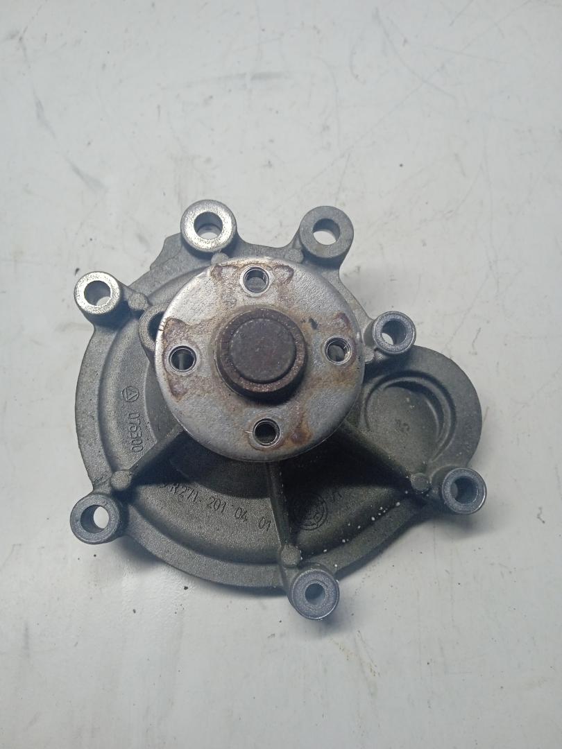 помпа Mercedes-Benz E-Класс W212/S212/C207/A207 2012, 1.8 л., бензин, R2712010401 - фото №1