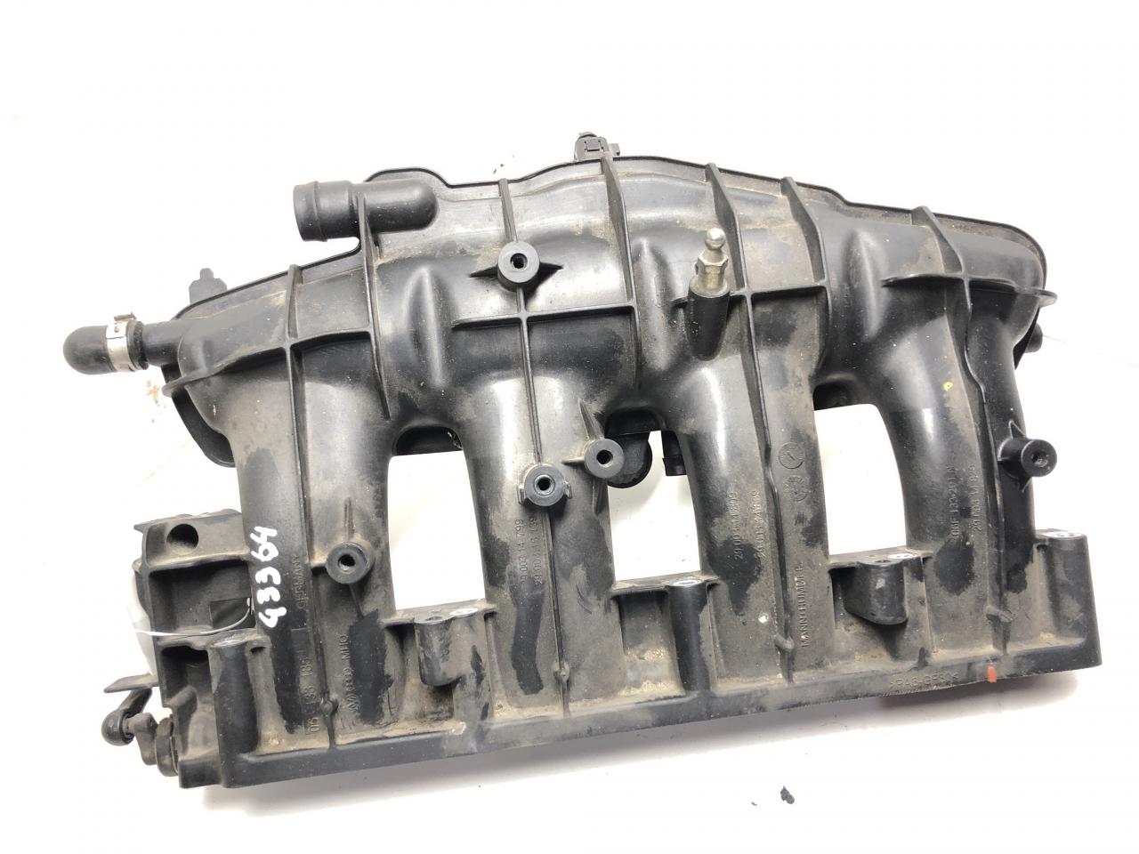 коллектор впускной Audi A4 B7 2009, 2.0 л., бензин, 06F133201N, 06F133484E - фото №1