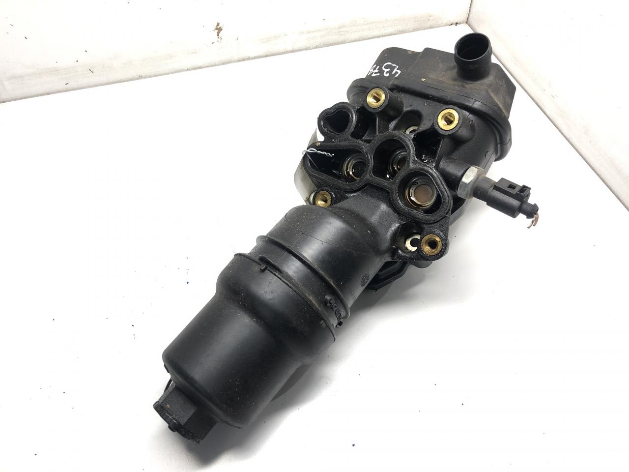 корпус масляного фильтра Audi A4 B7 2008, 2.0 л., бензин, 06F115397F - фото №1