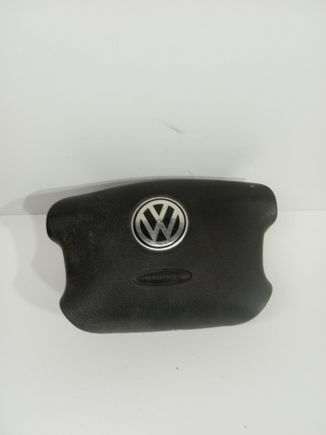 подушка безопасности водителя Volkswagen Passat B5 1996, 3B0880201M - фото №1