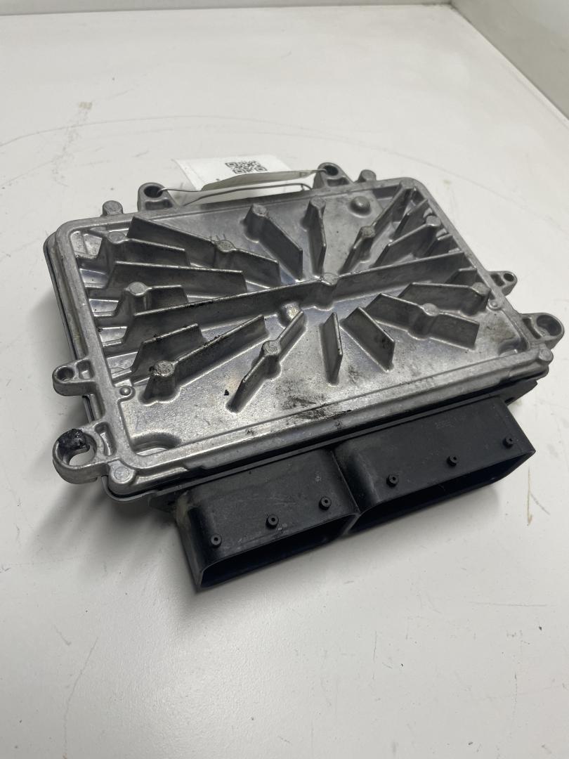 блок управления двигателем Volvo S80 2 поколение 2006, 2.5 л., бензин, 31286086, 0261209108 - фото №1