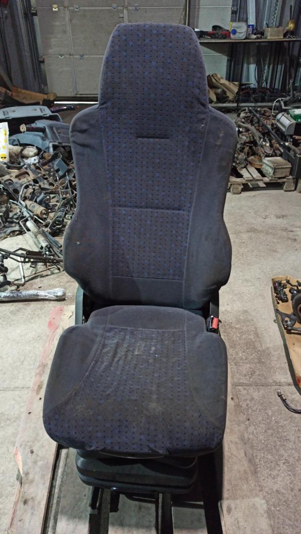 сиденье переднее MAN TGA 1 поколение 2005, 10.5 л., D 2066 LF 01, дизель, АКПП, 81623076150, 81623076326, 81623076516 - фото №1