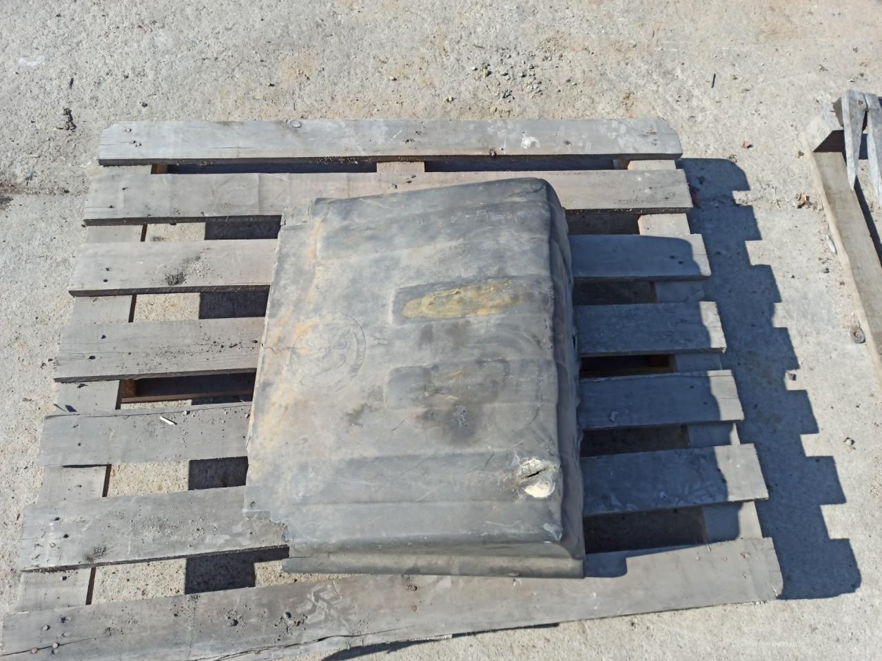 крышка аккумулятора MAN TGA 1 поколение 2007, 10.5 л., D 2066 LF 01, дизель, МКПП, 81418600144 - фото №1
