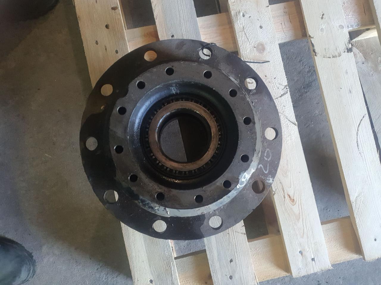 ступица задняя Renault Magnum 3 поколение 2003, 12.0 л., MACK E.TECH C/46, дизель, МКПП, 5010439600 - фото №1