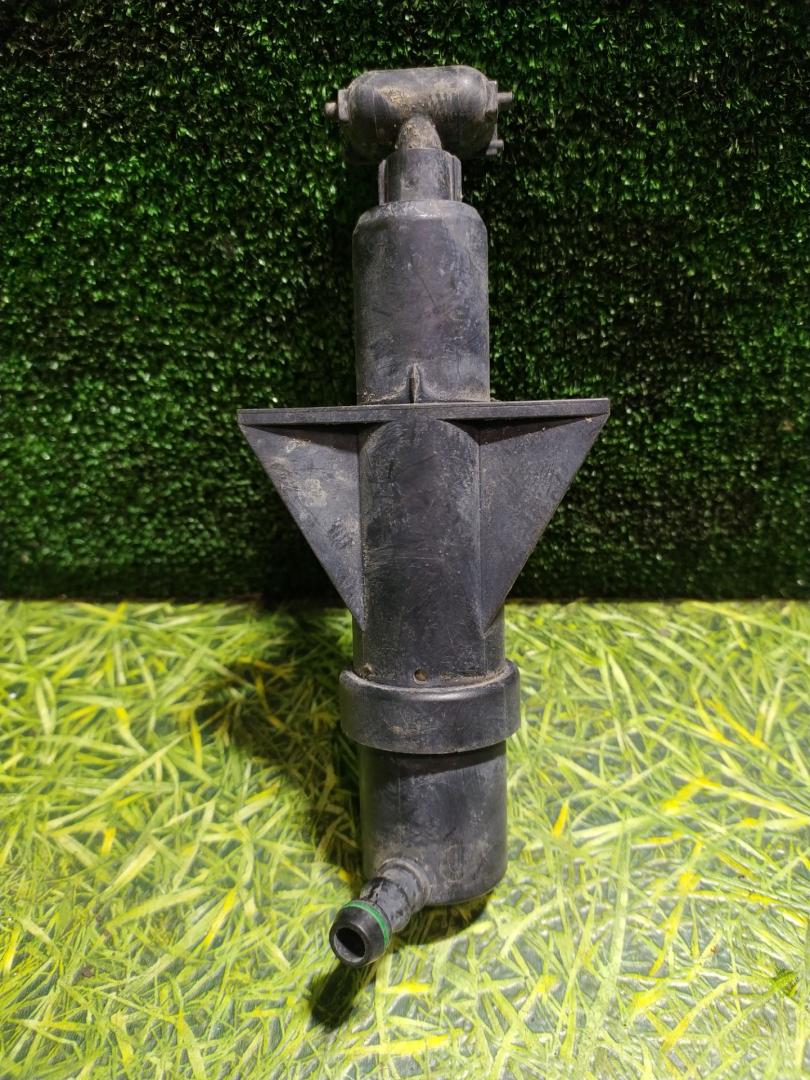 форсунка омывателя фары левая MAN TGA 1 поколение 2006, 10.5 л., D 2066 LF 01, дизель, МКПП, 81264820032 - фото №1