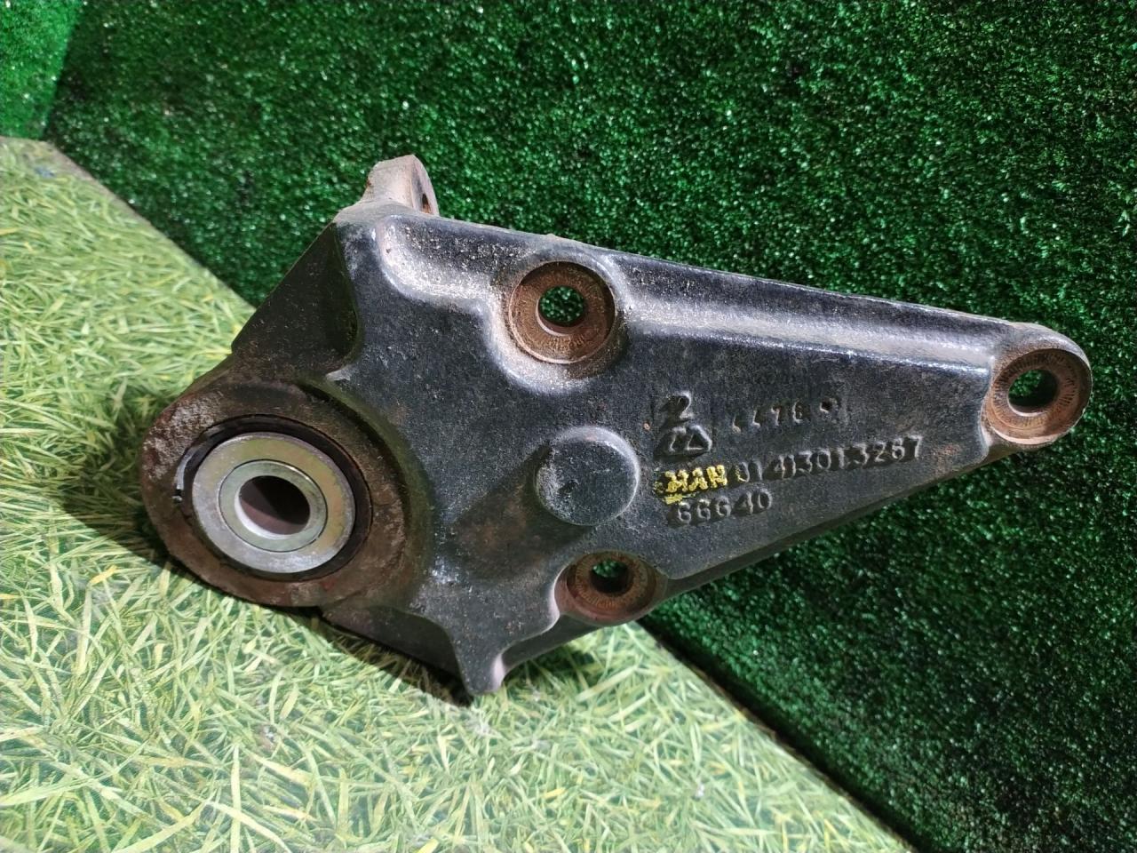 кронштейн рессоры MAN TGA 1 поколение 2004, 10.5 л., D 2066 LF 01, дизель, АКПП, 81413013267 - фото №1