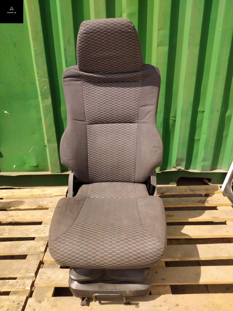 сиденье переднее MAN TGA 1 поколение 2005, 10.5 л., D 2066 LF 01, дизель, АКПП, 81623076226 - фото №1