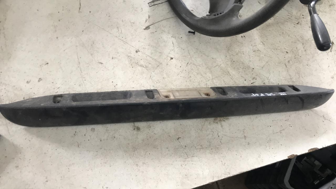 подсветка номера Dodge Caravan 3 поколение (1995 - 2000) - фото №1