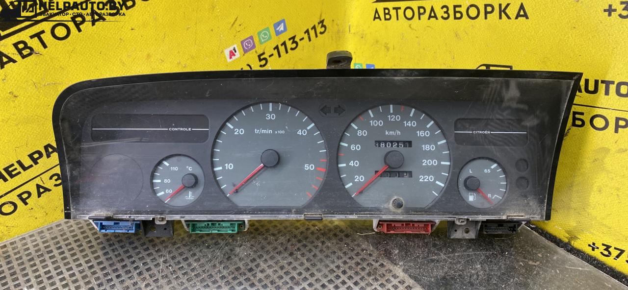 щиток приборов (приборная панель) Citroen Xantia 1 поколение 1998, 1.9 л., дизель, хетчбэк 5 дв. - фото №1