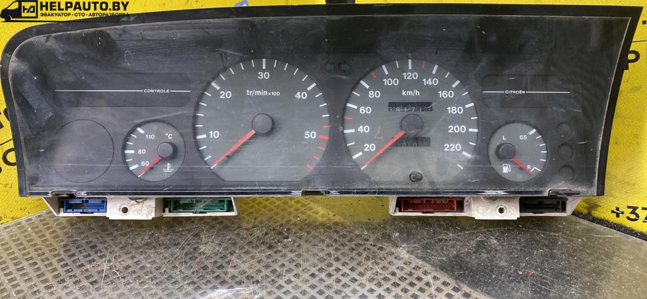 щиток приборов (приборная панель) Citroen Xantia 1 поколение 1998, 1.9 л., дизель, хетчбэк 5 дв. - фото №1