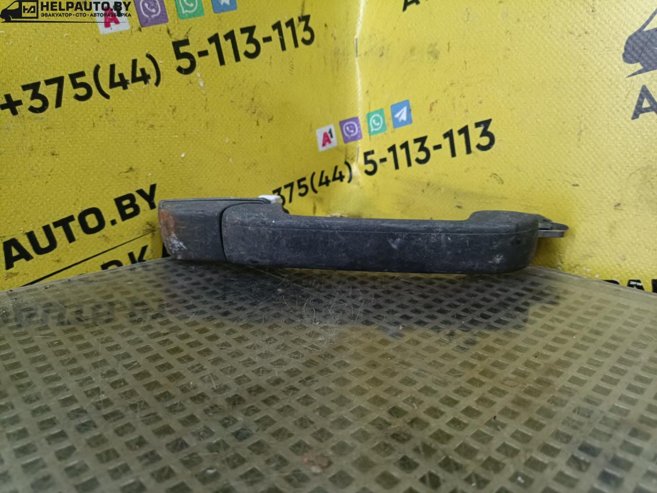 ручка наружная задняя левая Volkswagen Vento 1 поколение 1993, 1.8 л., i, бензин, МКПП, седан, передний привод - фото №1