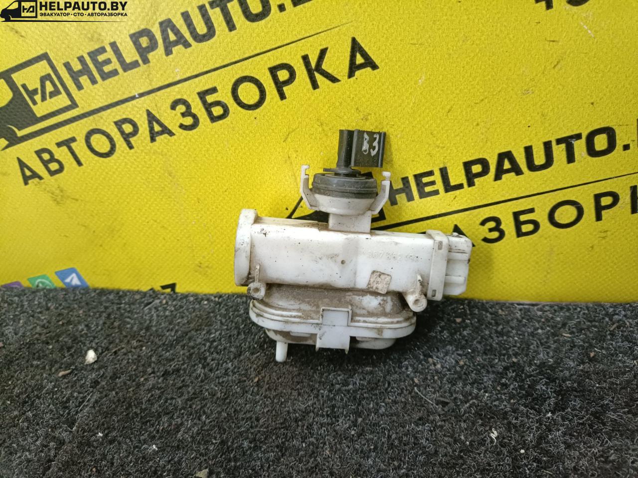 активатор (привод) замка двери Volkswagen Passat B3 (1988 - 1997), 1.9 л., TDi, дизель, МКПП, универсал, передний привод - фото №1