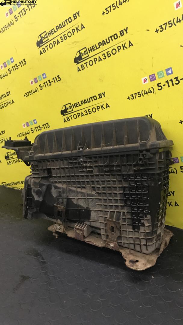 корпус воздушного фильтра Renault Safrane 1 поколение (1992 - 1996), 2.2 л., бензин, МКПП, синий, хетчбэк 5 дв., J7T - фото №1