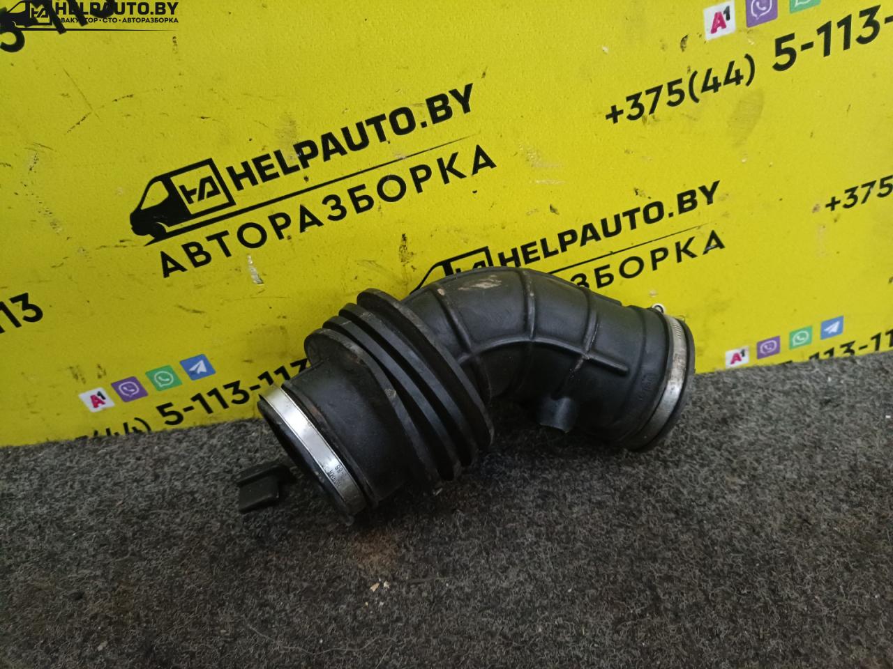 патрубок воздушного фильтра Renault Safrane 1 поколение (1992 - 1996), 2.2 л., бензин, МКПП, синий, хетчбэк 5 дв., J7T - фото №1