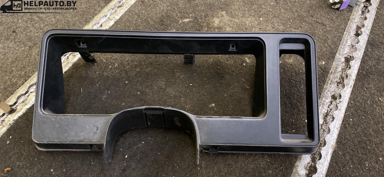 рамка панели приборов Ford Sierra 1 поколение 1987, 1.8 л., бензин, МКПП, хетчбэк 5 дв., передний привод - фото №1