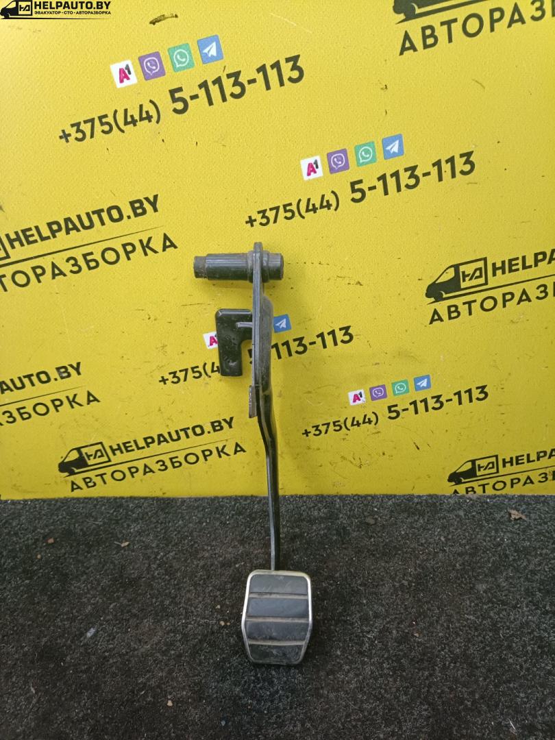 педаль тормоза Renault Laguna 1 поколение 1996, 1.8 л., бензин, МКПП, хетчбэк 5 дв., передний привод, F3P - фото №1