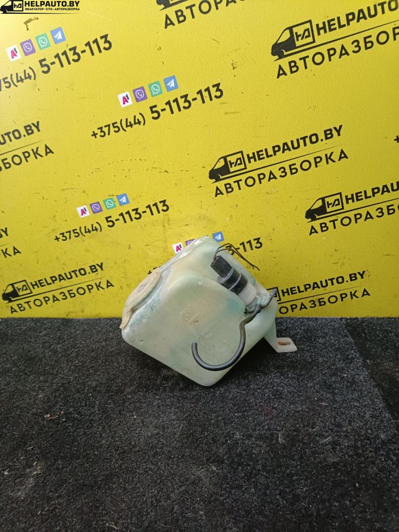 бачок омывателя Opel Vectra A 1991, 2.0 л., бензин, МКПП, хетчбэк 5 дв., передний привод - фото №1