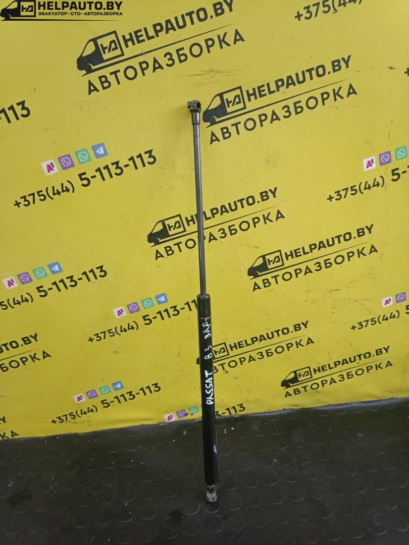 амортизатор крышки багажника (3-5 двери) Volkswagen Passat B3 1990, 1.8 л., бензин, МКПП, универсал, передний привод - фото №1