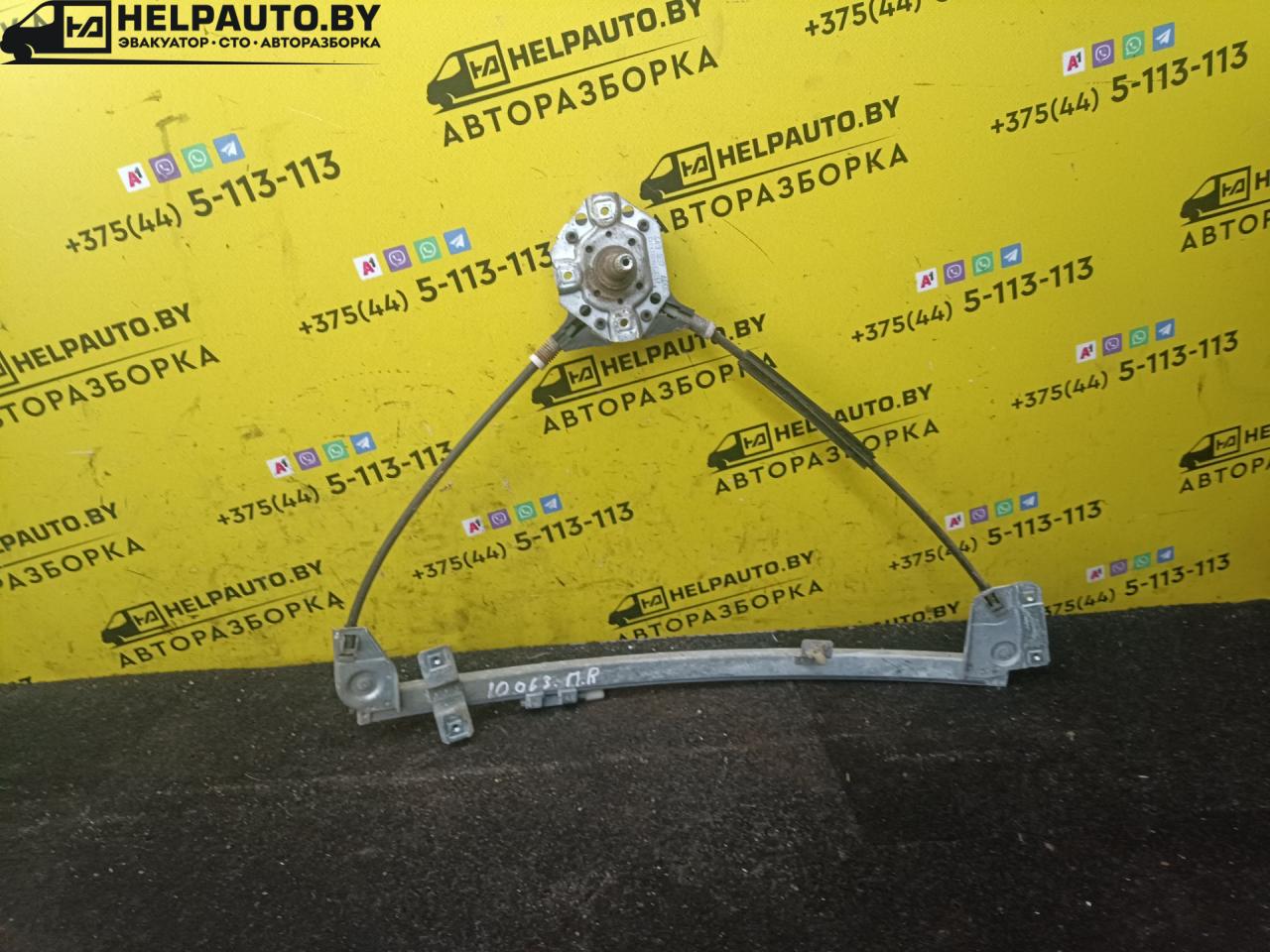 стеклоподъемник передний правый Audi 100 С3 1985, 1.9 л., karb., бензин, МКПП, седан, передний привод - фото №1