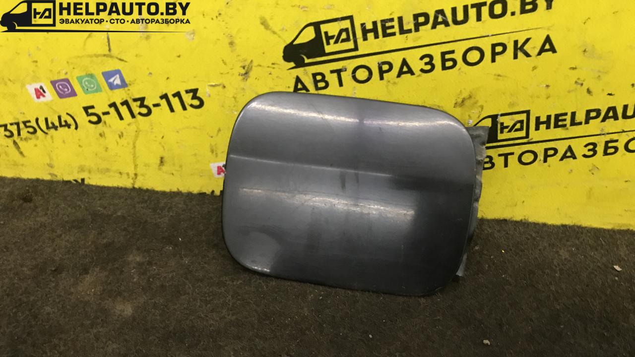 лючок топливного бака Audi 80 8C/B4 1995, 2.0 л., бензин, МКПП, седан, передний привод - фото №1