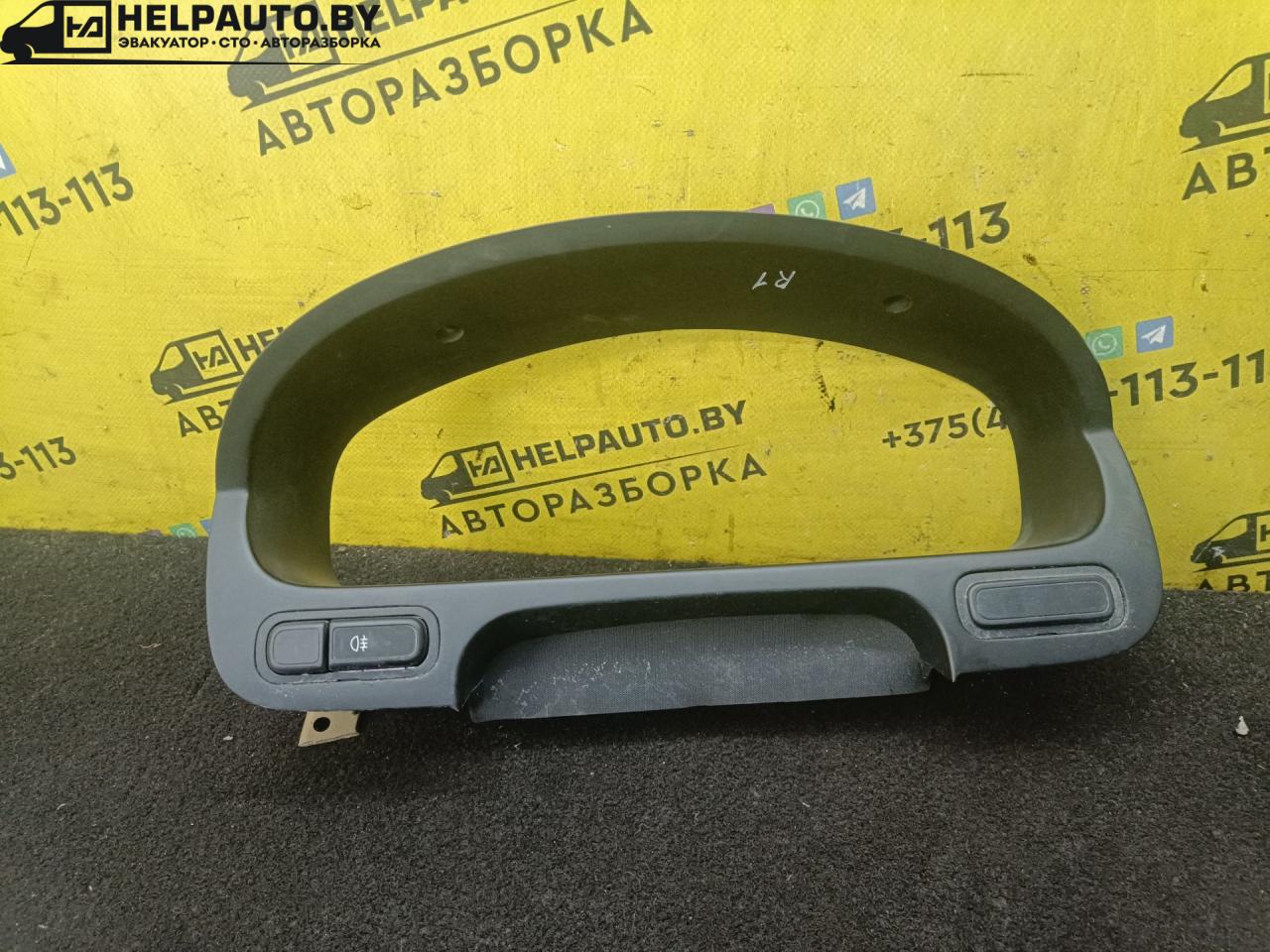 рамка панели приборов Rover 400 Series 2 поколение 1998, 1.6 л., бензин, МКПП, зеленый, хетчбэк 5 дв. - фото №1