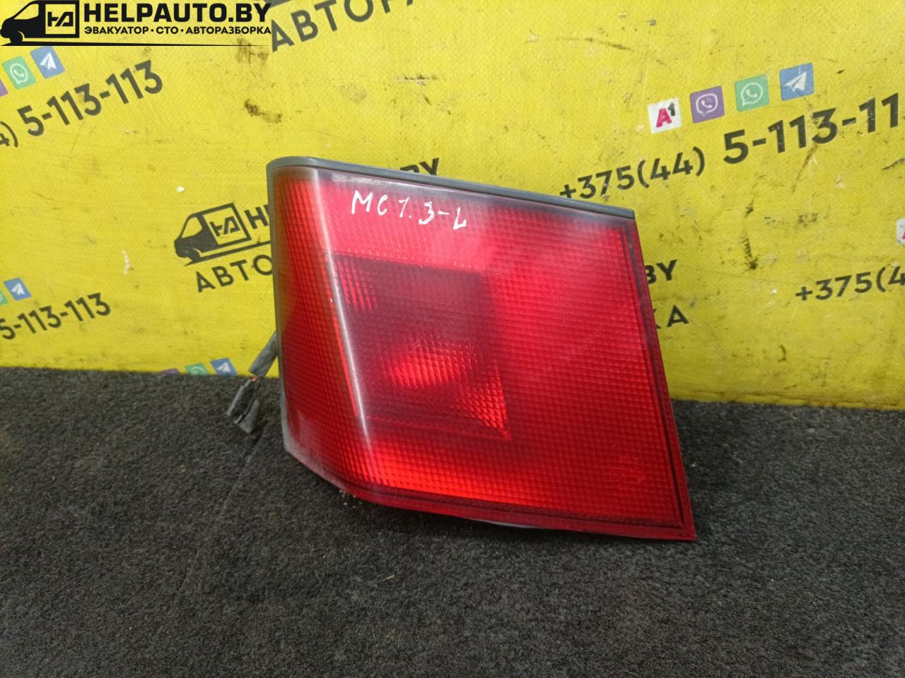 фонарь крышки багажника левый Mitsubishi Carisma 1 поколение 1997, 1.9 л., F8QT, дизель, МКПП, зеленый, хетчбэк 5 дв. - фото №1