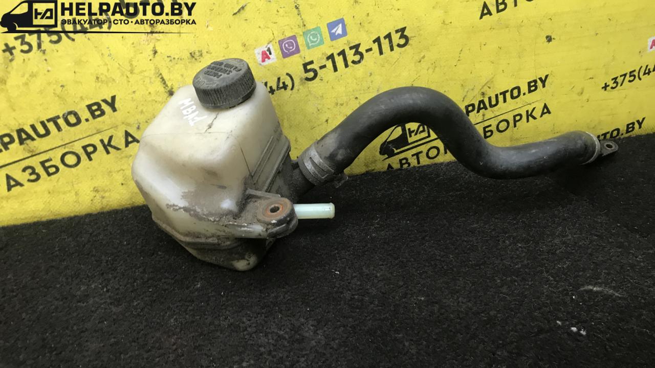 бачок гидроусилителя Mazda 323F BA 1996, 1.8 л., BP, бензин, МКПП, серебристый, хетчбэк 5 дв. - фото №1