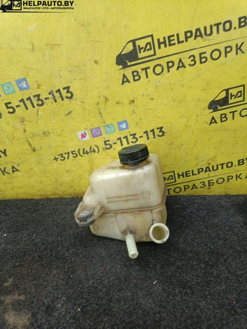 бачок гидроусилителя Mazda 323 5 поколение 1997, 1.5 л., бензин, МКПП, зелый, хетчбэк 5 дв., передний привод - фото №1