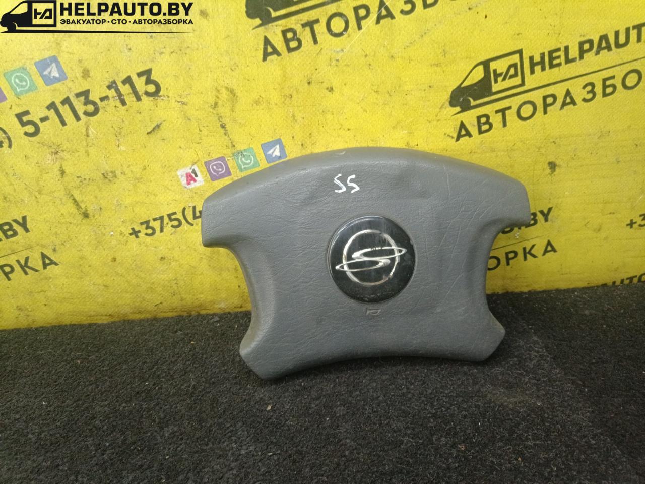 кнопка сигнала на руль SsangYong Musso 1 поколение 1997, 2.9 л., MB-OM 662, дизель, АКПП, зеленый, внедорожник 5 дв. - фото №1