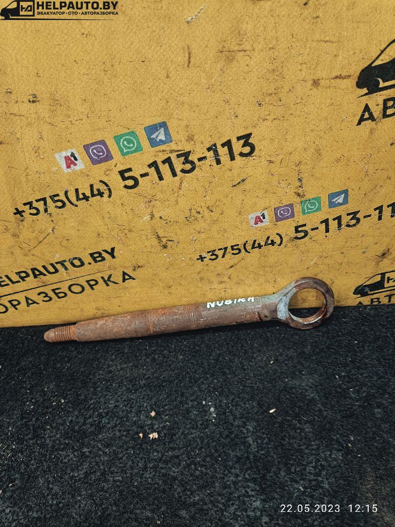 крюк буксировочный Daewoo Nubira J100 1998, 2.0 л., бензин, МКПП, красный / зеленый, седан - фото №1