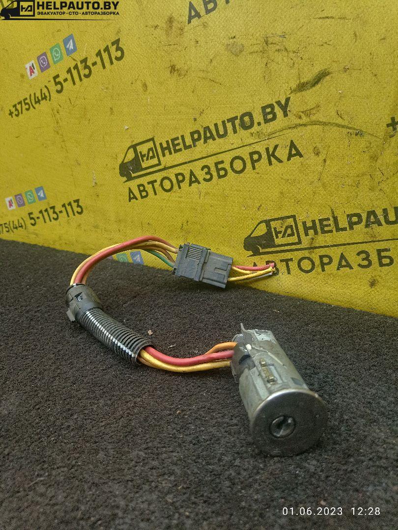 замок зажигания Renault Megane 1 поколение 1998, 1.9 л., F8Q 620, дизель, МКПП, бордовый, седан, передний привод - фото №1