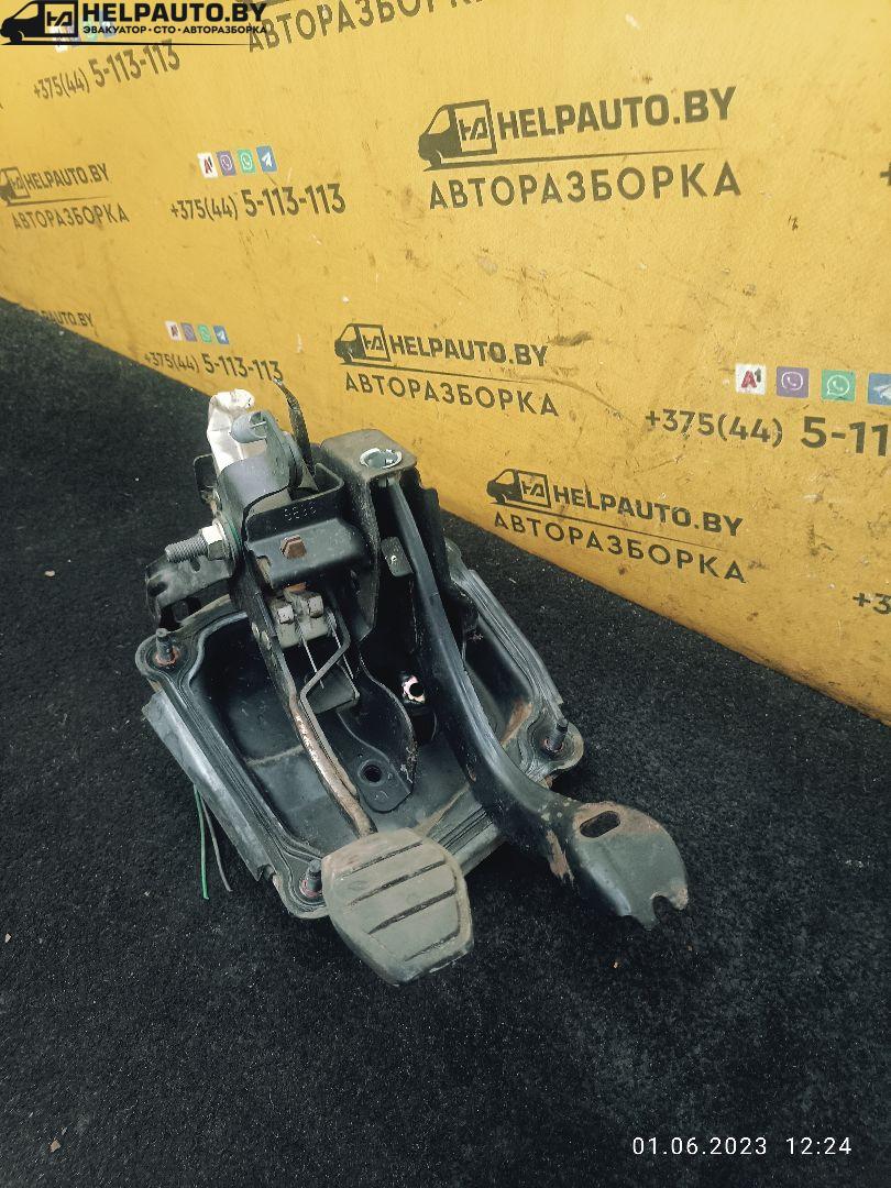 узел педальный (блок педалей) Renault Megane 1 поколение 1998, 1.9 л., F8Q 620, дизель, МКПП, бордовый, седан, передний привод - фото №1
