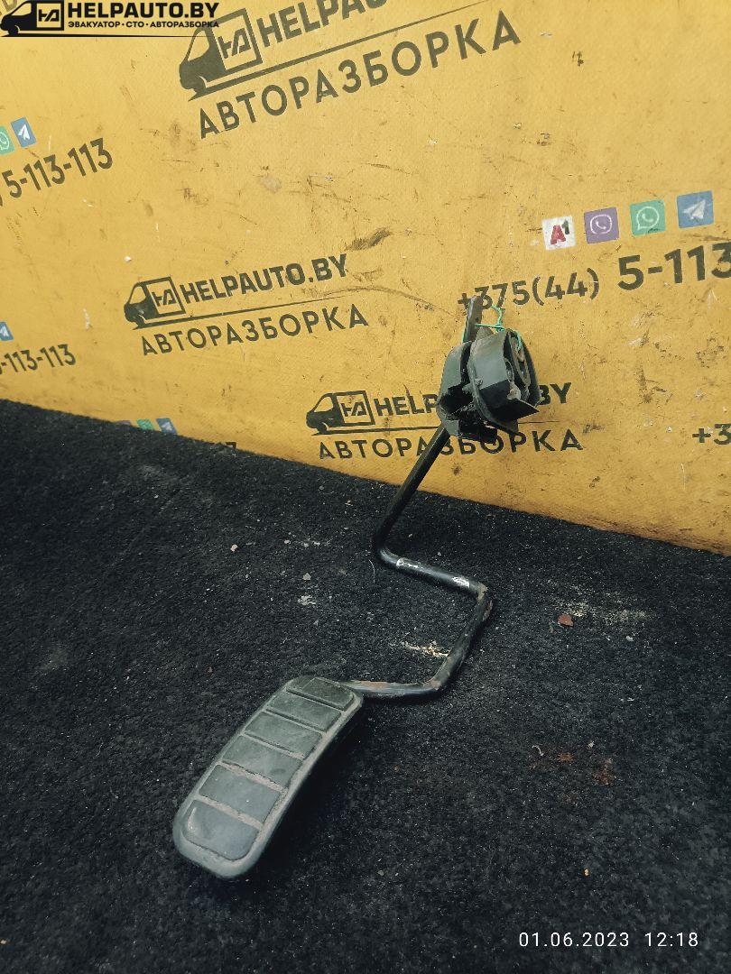 педаль Renault Megane 1 поколение 1998, 1.9 л., F8Q 620, дизель, МКПП, бордовый, седан, передний привод - фото №1