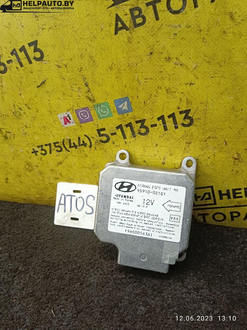 блок AirBag Hyundai Atos 1 поколение 2000, 1.0 л., G4HC, бензин, МКПП, черный, хетчбэк 5 дв. - фото №1
