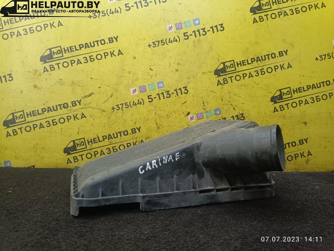 корпус воздушного фильтра Toyota Carina E 1 поколение T190 1996, 1.6 л., 4A-FE, бензин, МКПП, красный, универсал - фото №1