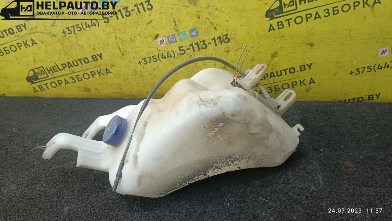 бачок омывателя Alfa Romeo 146 1 поколение 930B 1996, 1.4 л., бензин, МКПП, черный, хетчбэк 5 дв. - фото №1