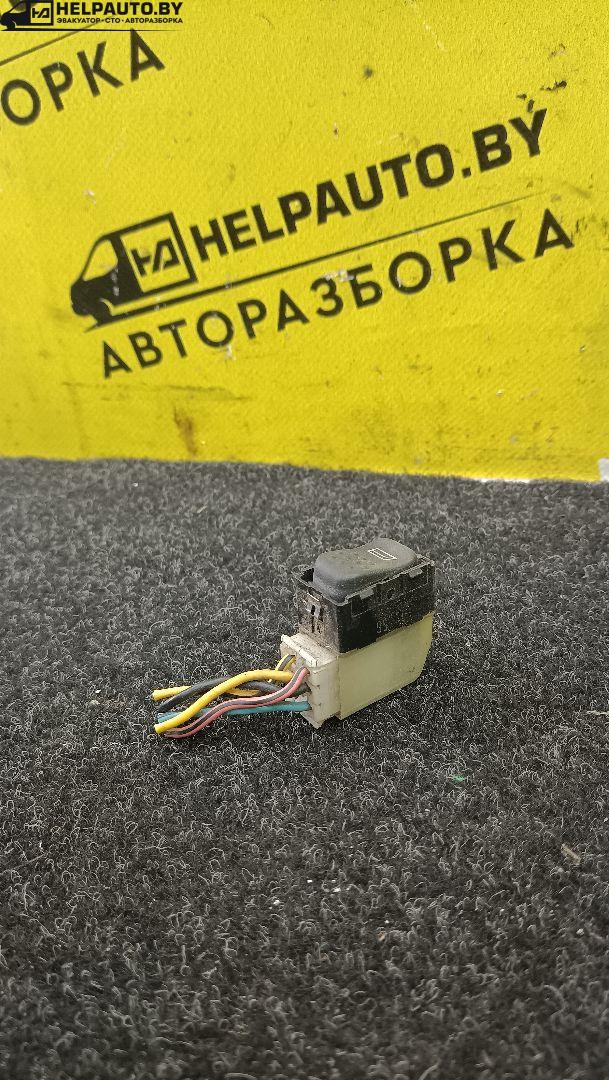 кнопка стеклоподъемника двери Alfa Romeo 146 1 поколение 930B 1996, 1.4 л., бензин, МКПП, черный, хетчбэк 5 дв. - фото №1