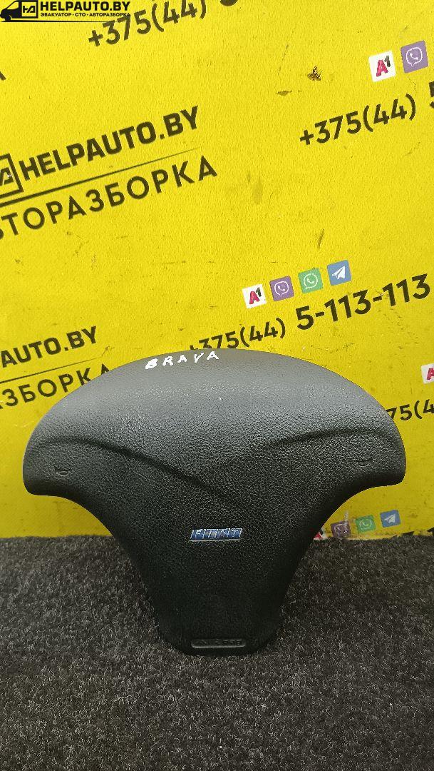 подушка безопасности водителя Fiat Brava 1 поколение 1998, 1.4 л., 182 A3.000, бензин, 5МКПП, серый, хетчбэк 5 дв., передний привод - фото №1