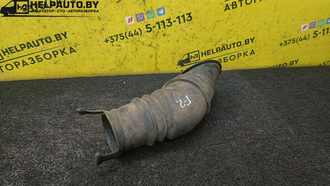 патрубок воздушного фильтра Volkswagen Golf 2 поколение 1990, 1.6 л., дизель, МКПП, красный, хетчбэк 5 дв., передний привод - фото №1
