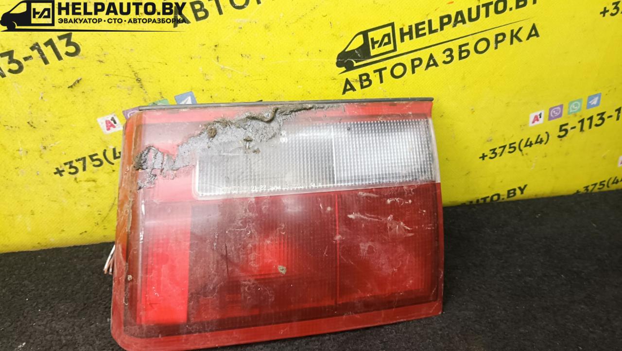 фонарь крышки багажника правый Toyota Carina E 1 поколение T190 1996, 1.6 л., 4A-FE, бензин, МКПП, красный, универсал - фото №1