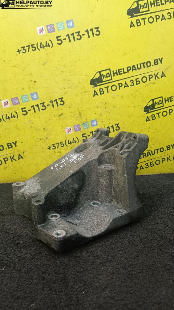 кронштейн гидроусилителя Ford Focus 2 поколение 2006, 1.6 л., HWDA, бензин, МКПП, красный, хетчбэк 5 дв., передний привод - фото №1