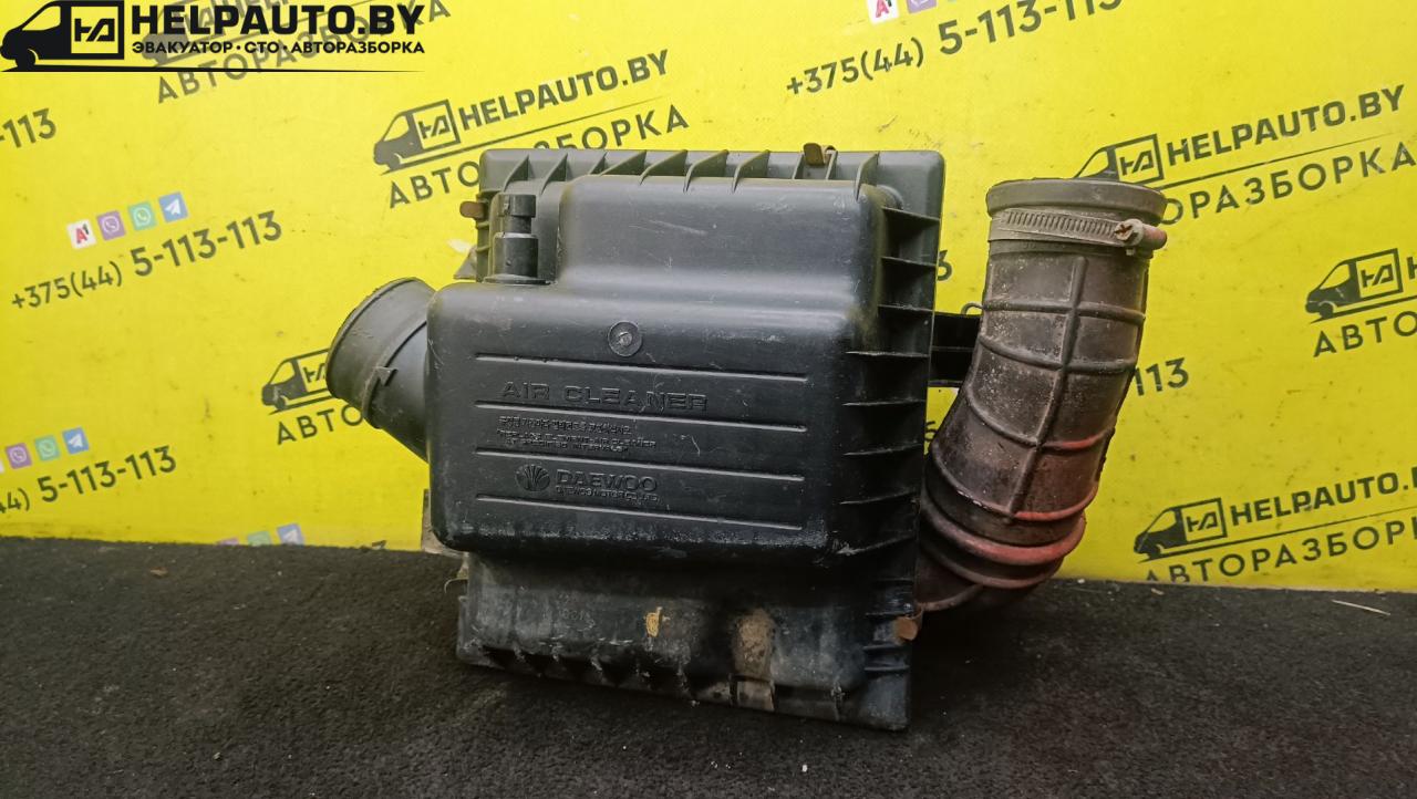 корпус воздушного фильтра Daewoo Nexia 1 поколение 2000, 1.5 л., G15MF, бензин, МКПП, красныц, хетчбэк 5 дв., передний привод - фото №1
