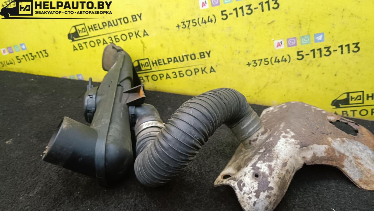 тепловой экран глушителя Volkswagen Polo 3 поколение 1999, 1.0 л., ALL, бензин, 5МКПП, зеленый, хетчбэк 3 дв., передний привод - фото №1