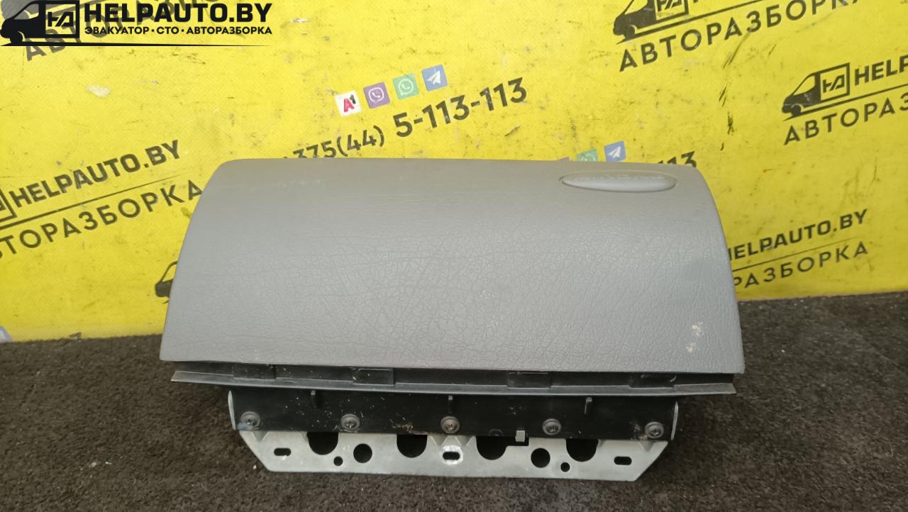подушка безопасности пассажира Volkswagen Polo 3 поколение 1999, 1.4 л., бензин, МКПП, черный, хетчбэк 3 дв., передний привод - фото №1