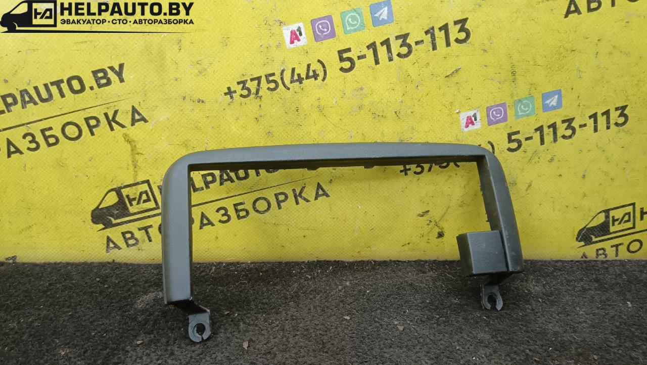 рамка под магнитолу Opel Vectra B 1997, 1.6 л., X 16 XEL, бензин, МКПП, красный, седан, передний привод - фото №1