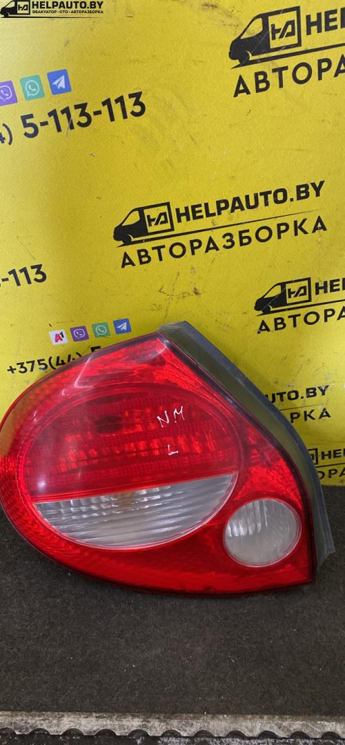 фонарь задний левый Nissan Maxima A33 (2000 - 2005), 3.0 л., бензин, АКПП, белый, седан, передний привод - фото №1