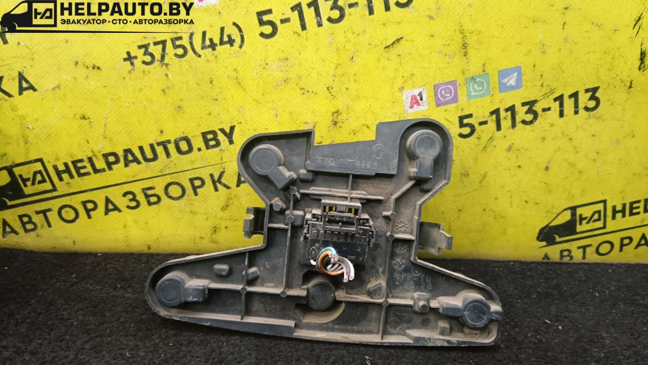 панель заднего правого фонаря Renault Megane 1 поколение 1996, 1.6 л., бензин, МКПП, черный, хетчбэк 5 дв., передний привод - фото №1