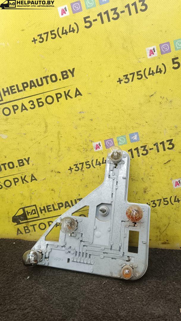 панель заднего правого фонаря Mercedes-Benz C-Класс W203/S203/CL203 2000, 1.8 л., бензин, МКПП, белый, седан, задний привод - фото №1