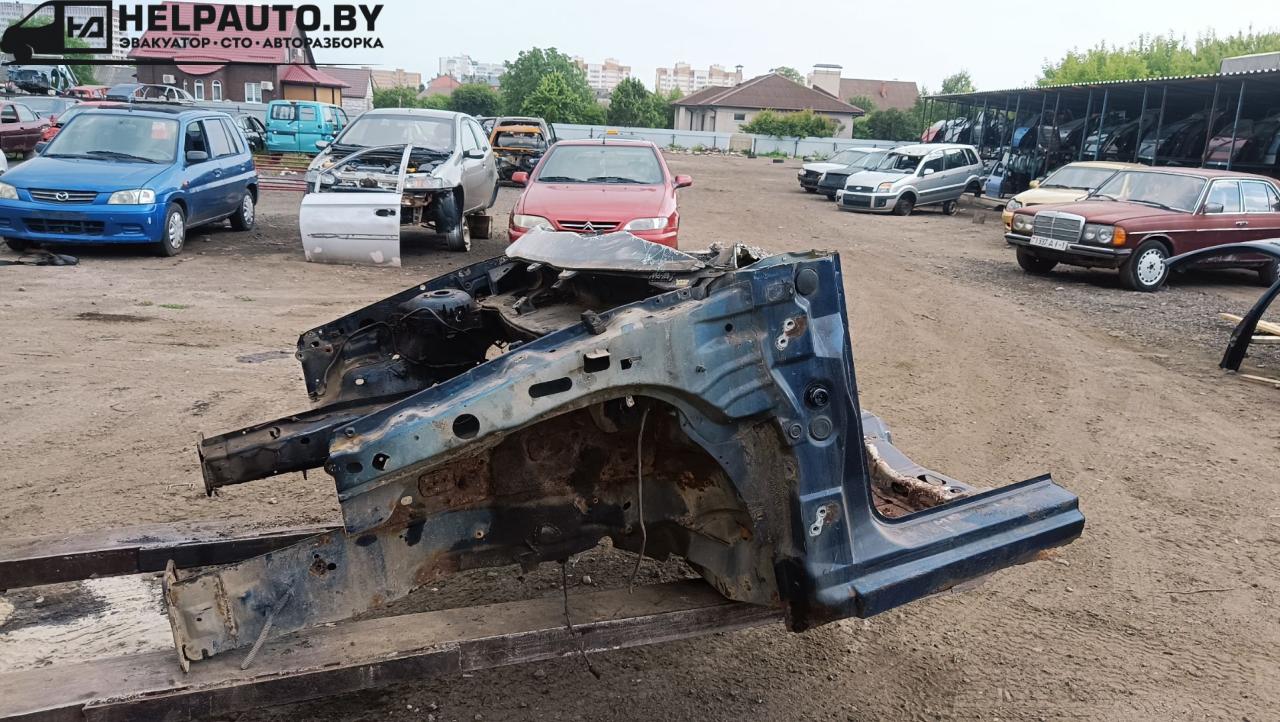 передняя часть кузова Ford Focus 1 поколение 2001, 1.8 л., дизель, МКПП, синий, универсал, передний привод - фото №1