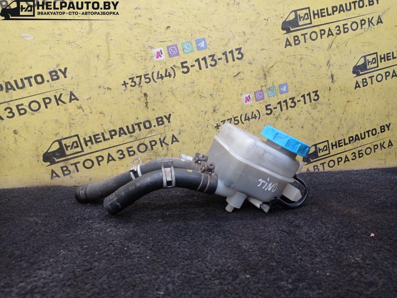 бачок тормозной жидкости Nissan Almera Tino V10 2001, 1.8 л., QG18DE, бензин, 5МКПП, зеленый, минивэн - фото №1